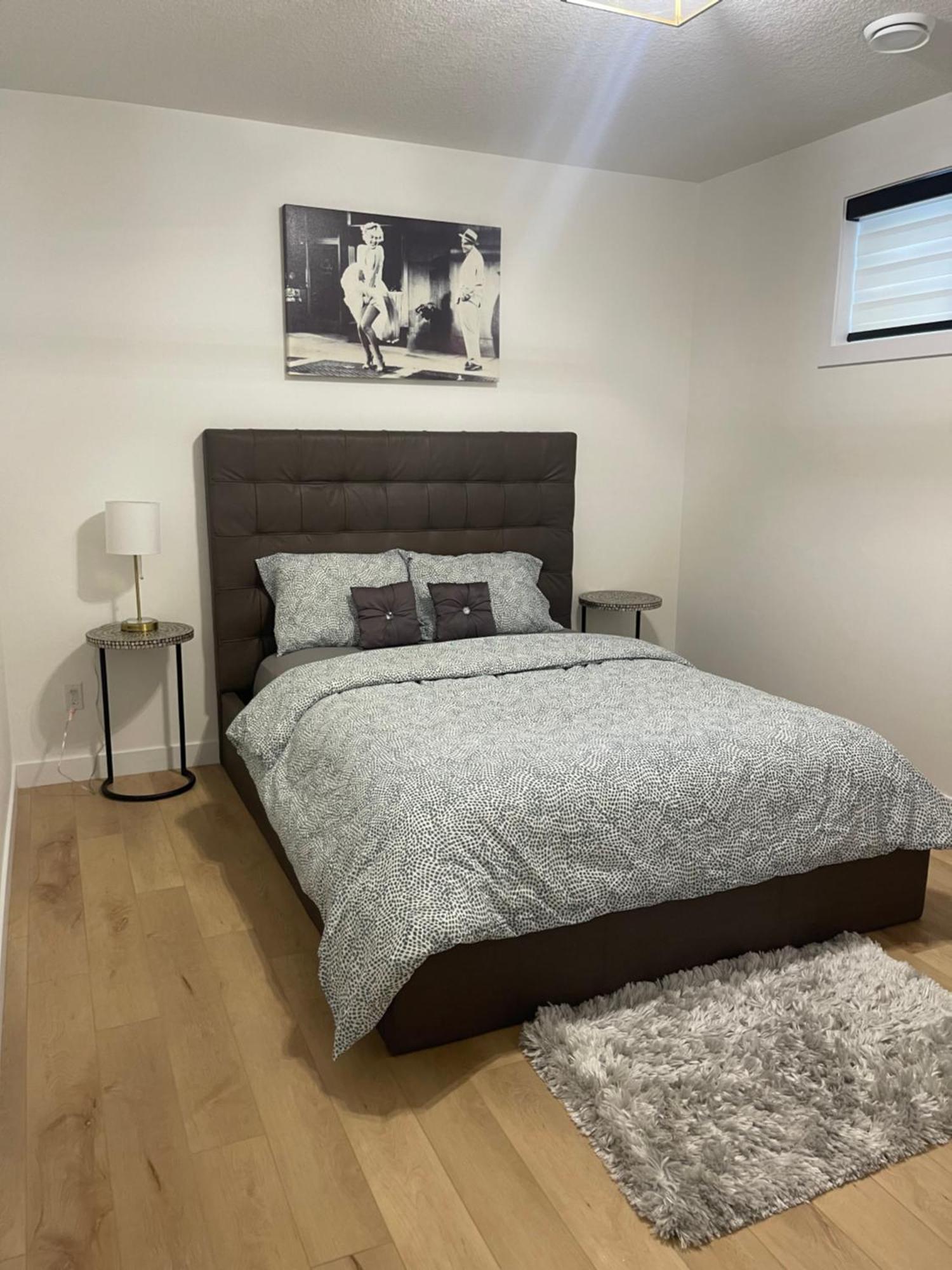 Stylish 2 Bedroom Suite In Sw Edmonton Close To Windermere And Edmonton International Airport מראה חיצוני תמונה