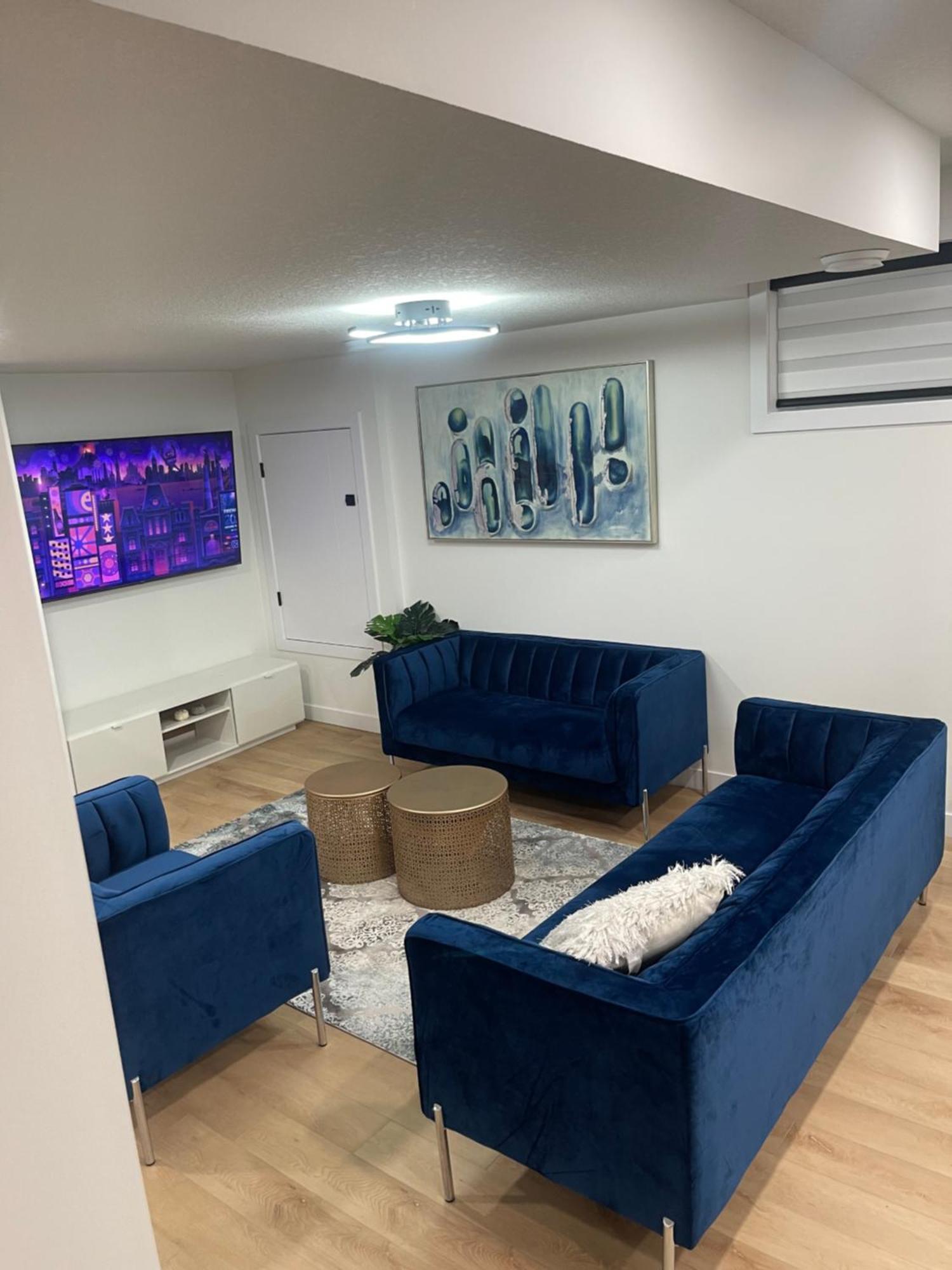Stylish 2 Bedroom Suite In Sw Edmonton Close To Windermere And Edmonton International Airport מראה חיצוני תמונה