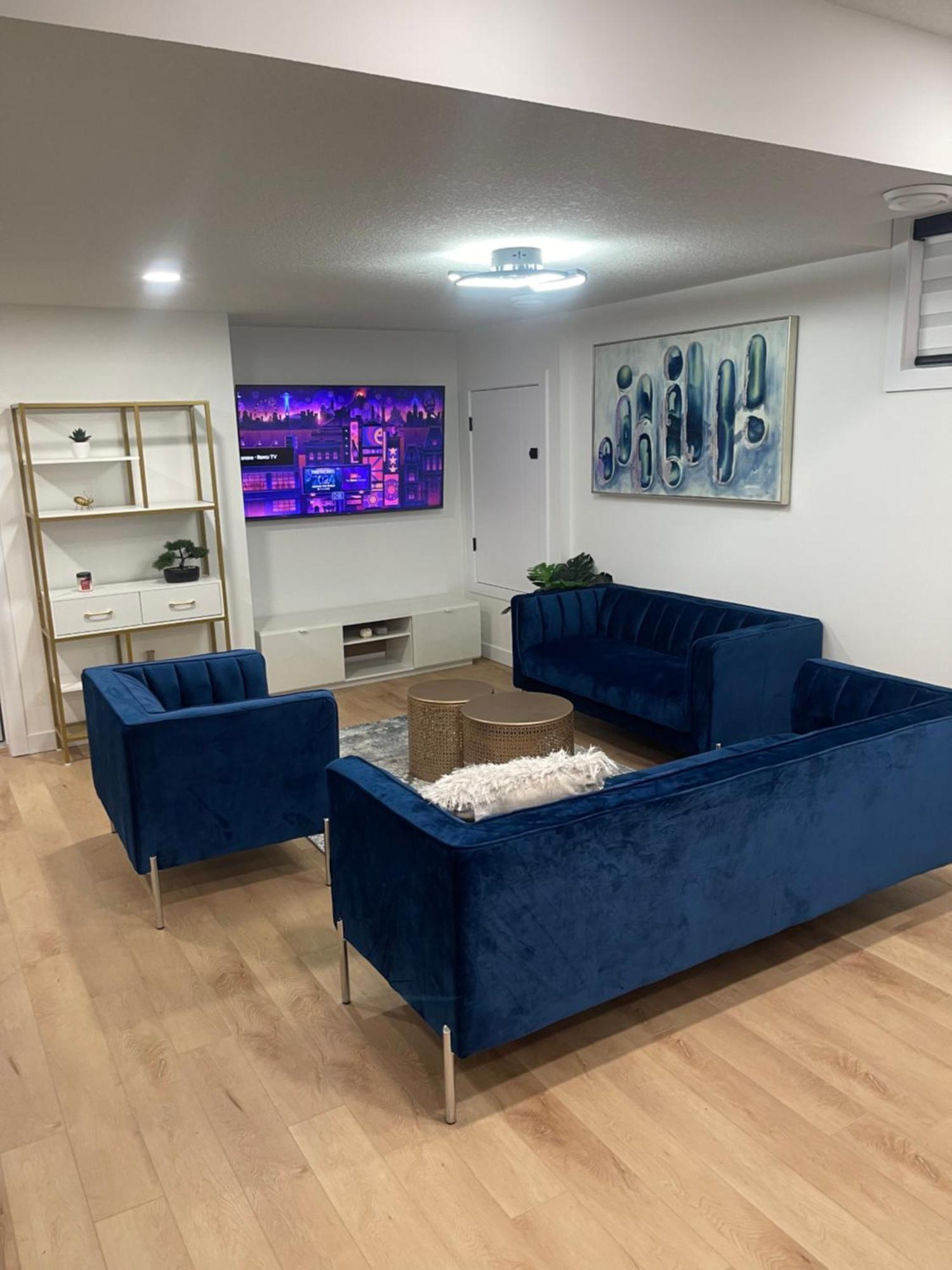 Stylish 2 Bedroom Suite In Sw Edmonton Close To Windermere And Edmonton International Airport מראה חיצוני תמונה