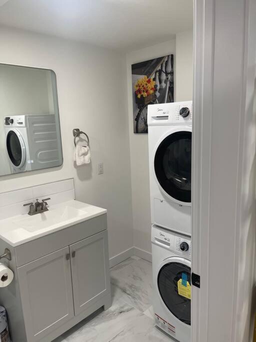Stylish 2 Bedroom Suite In Sw Edmonton Close To Windermere And Edmonton International Airport מראה חיצוני תמונה