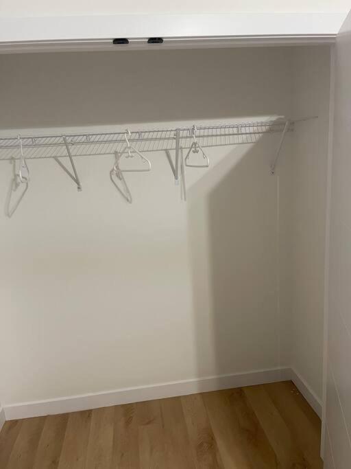 Stylish 2 Bedroom Suite In Sw Edmonton Close To Windermere And Edmonton International Airport מראה חיצוני תמונה